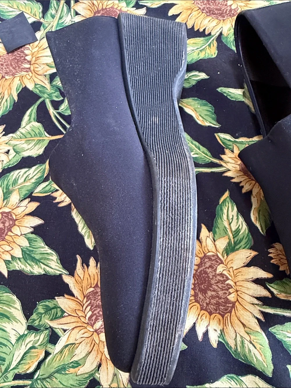 Donald J. Pliner classic slip